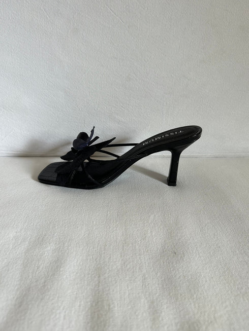 zapatillas con flores