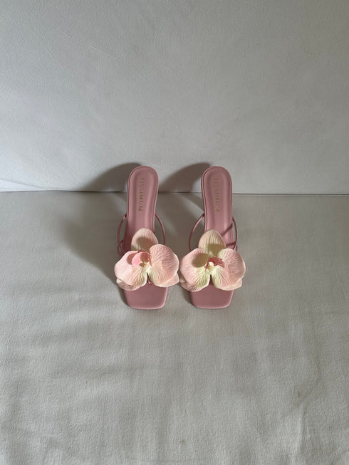 tacones con flores